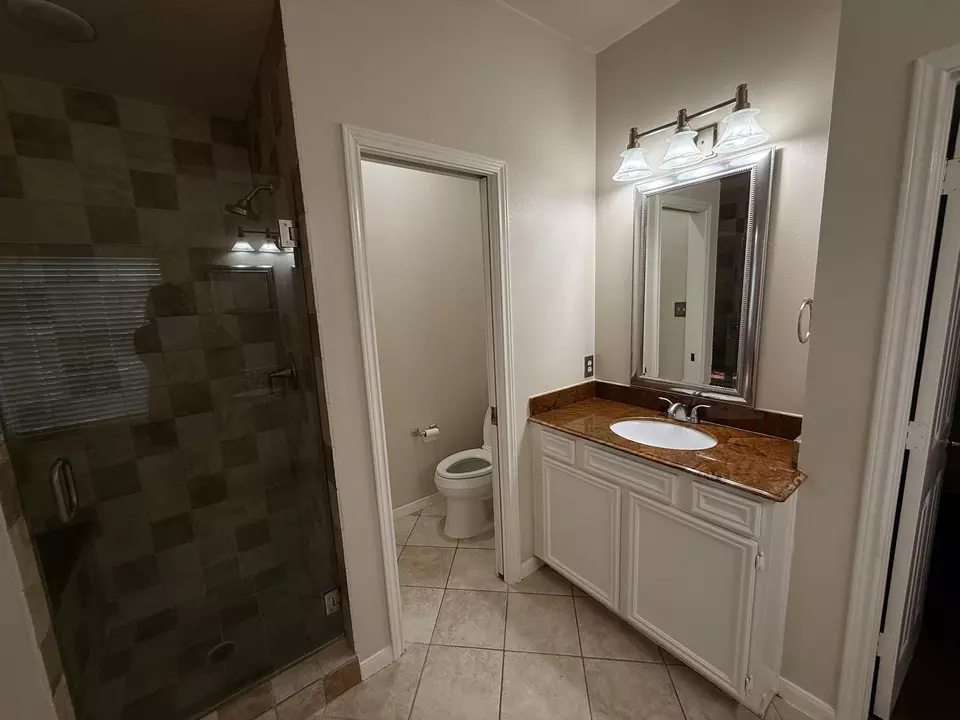 Bath - 9619 Therrell Dr, Houston, TX 77064 photo 5 of 6