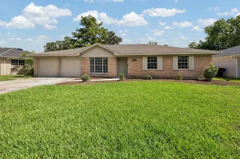 5922 Fontenelle Dr, Houston, TX 77035