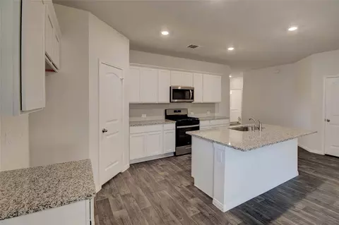 Kitchen - 228 Sunniberg Loop, Georgetown, TX 78626 photo 1 of 3
