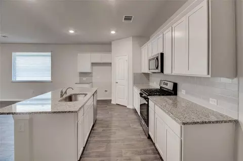 Kitchen - 228 Sunniberg Loop, Georgetown, TX 78626 photo 2 of 3