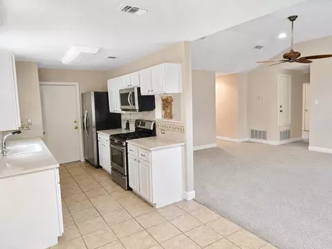Kitchen - 2527 N Spring Dr, Spring, TX 77373 photo 2 of 2