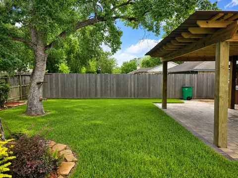 Exterior - 2527 N Spring Dr, Spring, TX 77373 photo 6 of 8