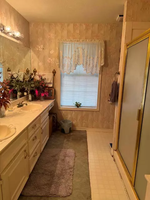 Bath - 267 Broadmoor Dr, Trinity, TX 75862 photo 1 of 3