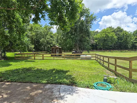 Exterior - 1507 County Road 878a, Sweeny, TX 77480 photo 3 of 4