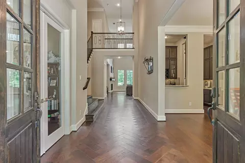 Entry Way - 16707 Stonecrest Dr, Conroe, TX 77302 photo 2 of 7