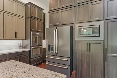 Kitchen - 16707 Stonecrest Dr, Conroe, TX 77302 photo 2 of 5