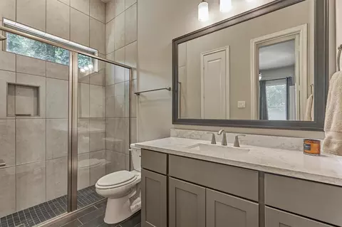 Bath - 16707 Stonecrest Dr, Conroe, TX 77302 photo 1 of 4