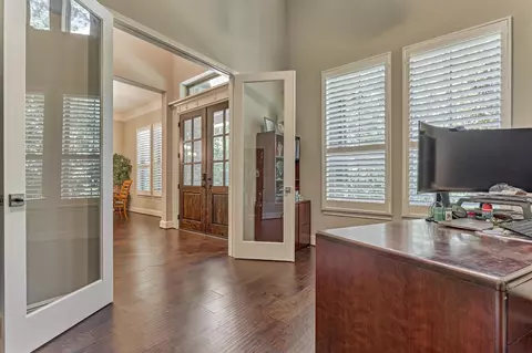 Entry Way - 16707 Stonecrest Dr, Conroe, TX 77302 photo 3 of 7