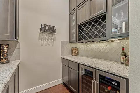 Kitchen - 16707 Stonecrest Dr, Conroe, TX 77302 photo 4 of 5