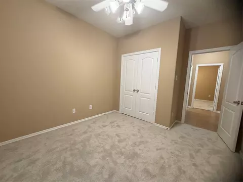 Bedroom - 1092 Shadow Glenn Dr, Conroe, TX 77301 photo 4 of 4