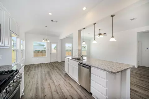 Kitchen - 11025 Ondrea Dr, Willis, TX 77318 photo 2 of 4