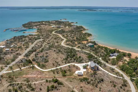214 Peninsula Dr, Burnet, TX 78611