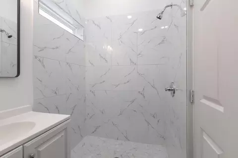 Bath - 18844 Elegance Ave, Spring, TX 77379 photo 5 of 5