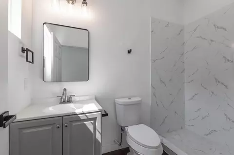 Bath - 18844 Elegance Ave, Spring, TX 77379 photo 2 of 5