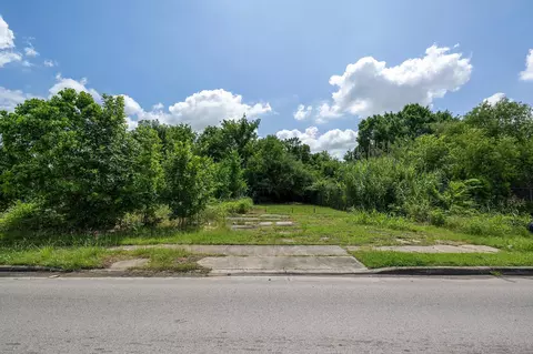 2418 Jensen Dr, Houston, TX 77026