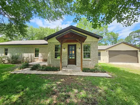 459 Live Oak Rd, Wharton, TX 77488