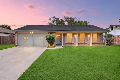 10911 Sageleaf Ln, Houston, TX 77089