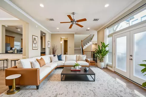 1415 Birdsall St, Houston, TX 77007