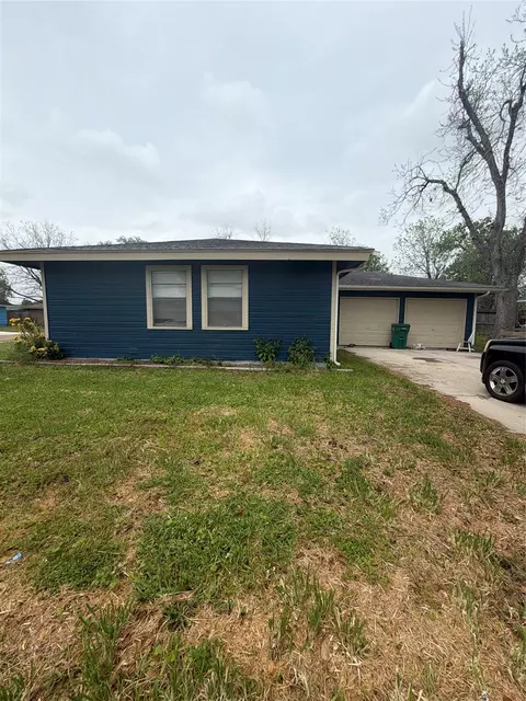 2802 Wentworth Ln, Pasadena, TX 77506