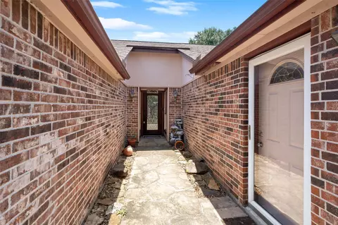 Entry Way - 6907 Briarfield Dr, Spring, TX 77379 photo 1 of 4