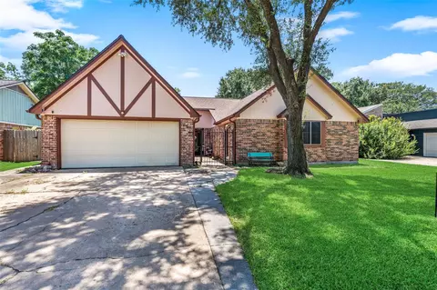 Exterior - 6907 Briarfield Dr, Spring, TX 77379 photo 6 of 7