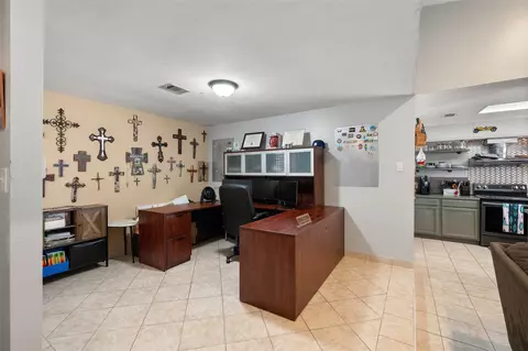 Entry Way - 6907 Briarfield Dr, Spring, TX 77379 photo 3 of 4