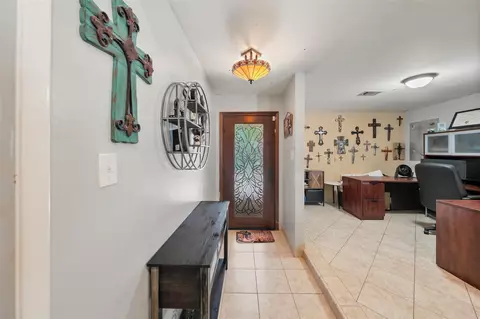 Entry Way - 6907 Briarfield Dr, Spring, TX 77379 photo 2 of 4