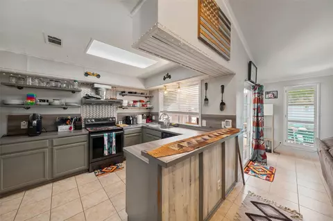 Kitchen - 6907 Briarfield Dr, Spring, TX 77379 photo 4 of 4