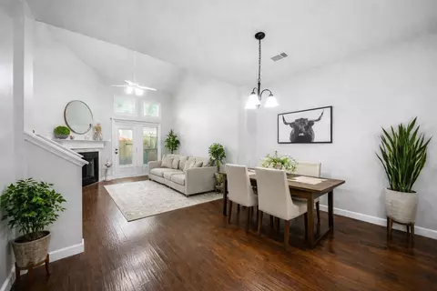 2351 Summit Way Ct, Kingwood, TX 77339