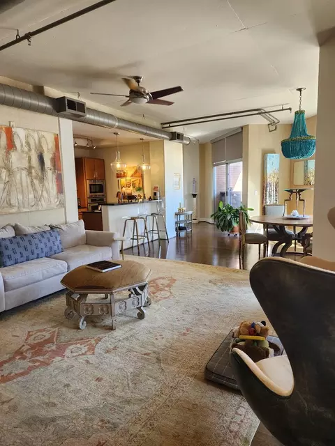 1901 Post Oak Blvd #709, Houston, TX 77056