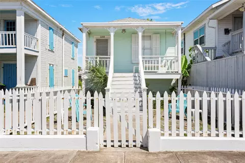 1208 Ursuline St, Galveston, TX 77550