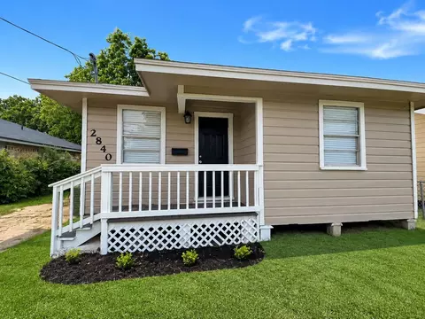 2840 Hebert St, Beaumont, TX 77705