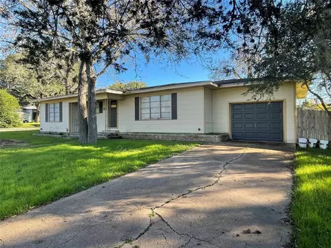 112 E 4th St, Flatonia, TX 78941 photo 1