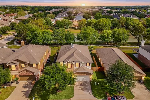9615 Landon Lake Dr, Pearland, TX 77584