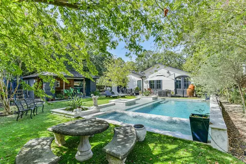 934 Shelterwood Dr, Houston, TX 77008