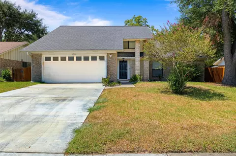 1205 Westwood St, Victoria, TX 77901