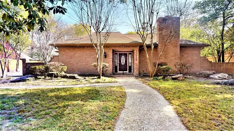 12618 Misty Valley Dr, Houston, TX 77066