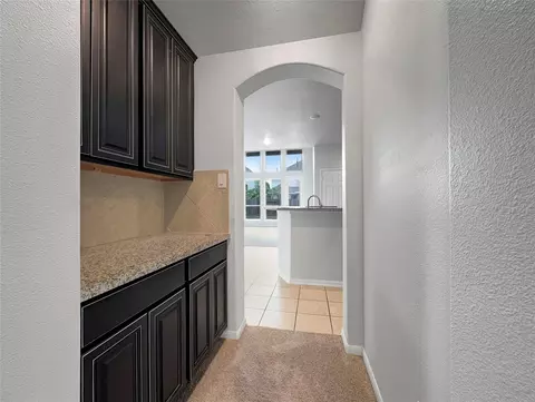Entry Way - 632 Kickapoo Ct, Webster, TX 77598 photo 4 of 5