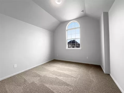 Bedroom - 632 Kickapoo Ct, Webster, TX 77598 photo 2 of 4