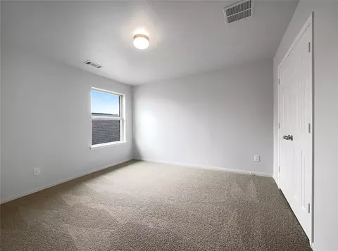Bedroom - 632 Kickapoo Ct, Webster, TX 77598 photo 3 of 4