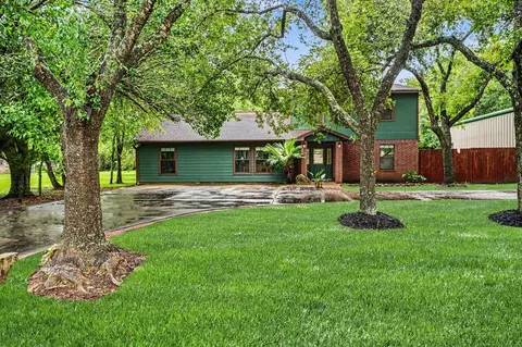 5104 Avenue R, Santa Fe, TX 77510