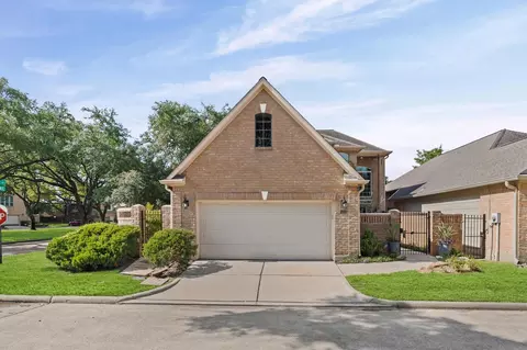 8003 Oakwood Hollow St, Houston, TX 77040