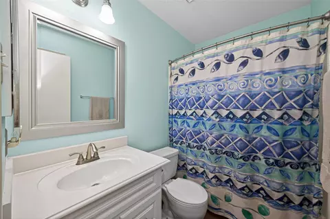 Bath - 3639 Nutwood Ln, Spring, TX 77389 photo 1 of 2