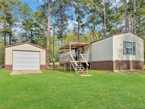 228 Bluejay Dr, Brookeland, TX 75931