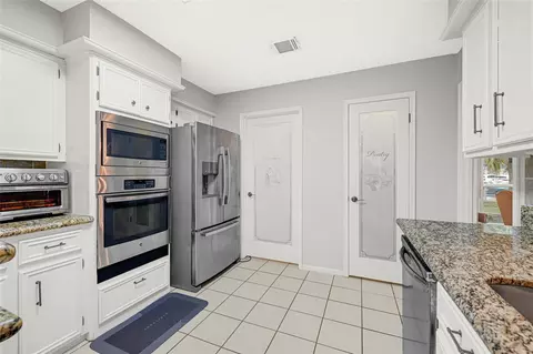 Kitchen - 5322 Ashmere Ln, Spring, TX 77379 photo 1 of 1