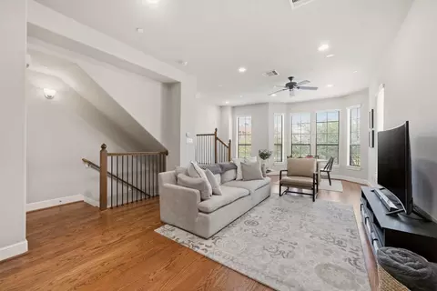 2110 Shearn St #16, Houston, TX 77007