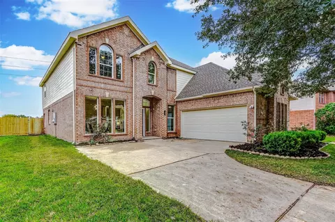 1026 Riverchase Dr, Richmond, TX 77469