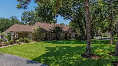Exterior - 17107 Rustington Dr, Spring, TX 77379 photo 10 of 14