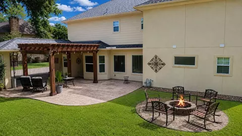 Exterior - 17107 Rustington Dr, Spring, TX 77379 photo 6 of 14