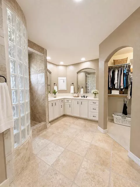 Bath - 17107 Rustington Dr, Spring, TX 77379 photo 3 of 7